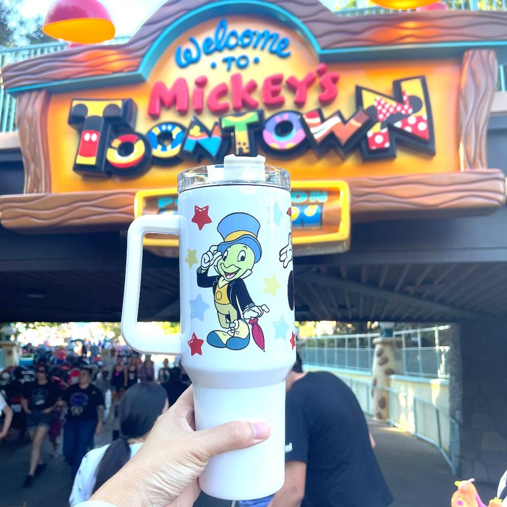 Disney Pinocchio 40 oz Tumbler/Water bottle/Mug with hand carry handle. … - Picture 12 of 12